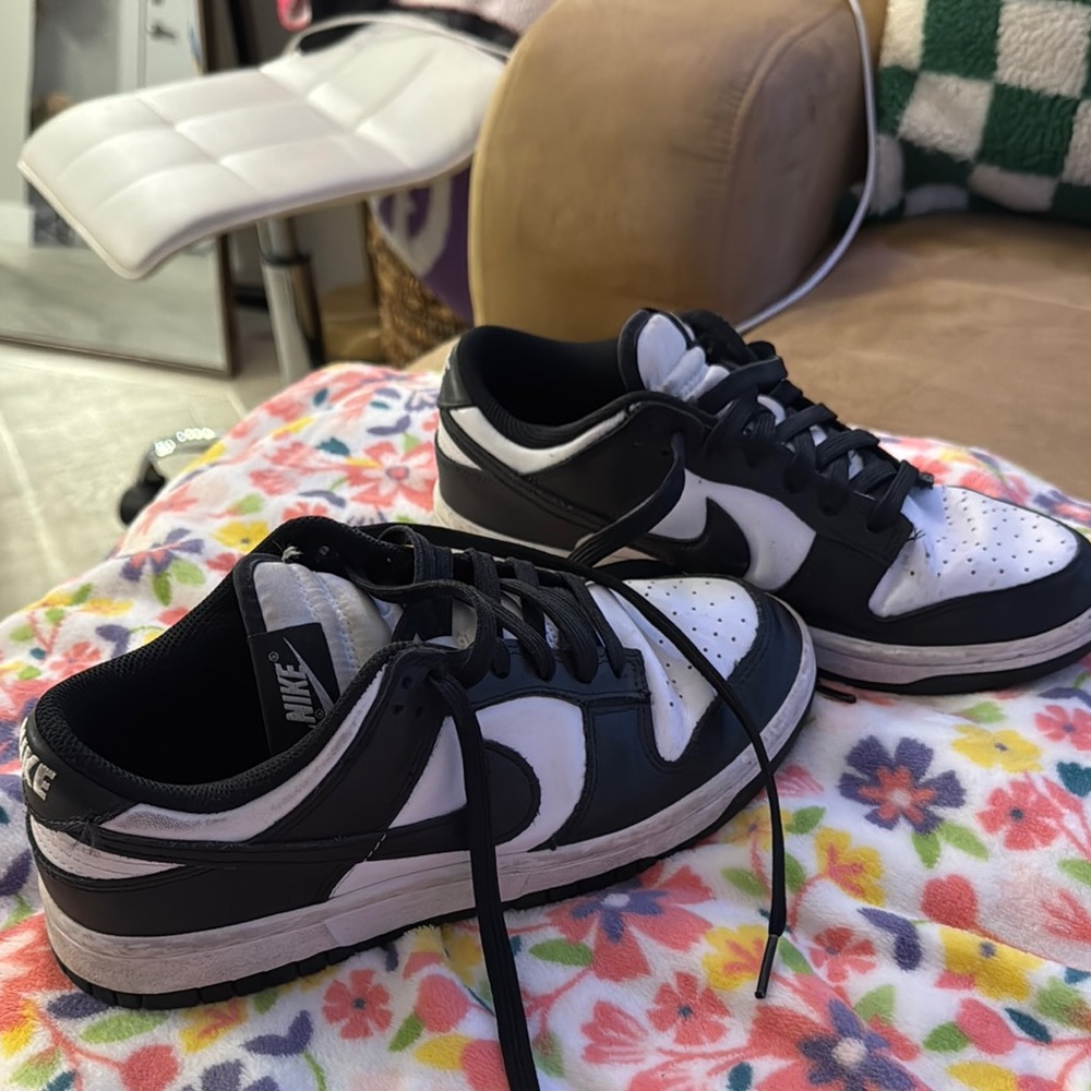 Nike black and white womens dunks